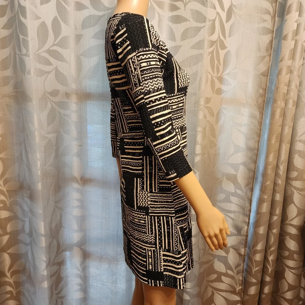 Black and White Abstract Print Dress - Picture 4 of 12